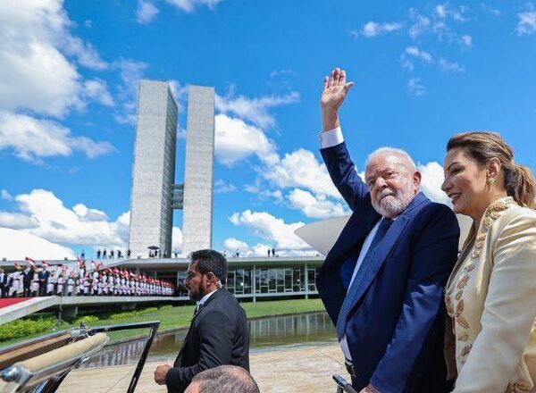 Posse de presidente e governadores terá novas datas a partir de 2027; veja