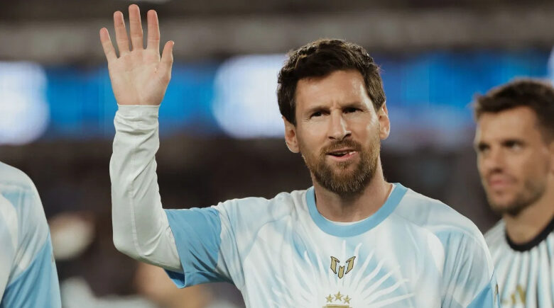 Messi se despede da seleção argentina com gol, assistências e muita emoção