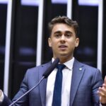 Proporção de votos em Flávio cai em cidade onde Nikolas gravou vídeo