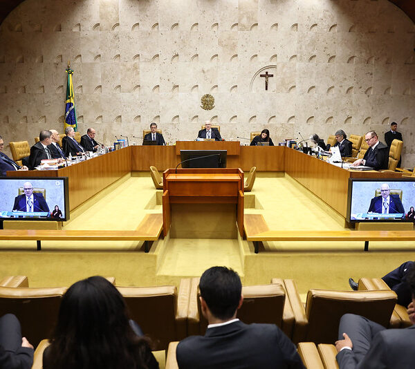 Após recurso do Piauí, STF adia para 2027 piso de professores temporários