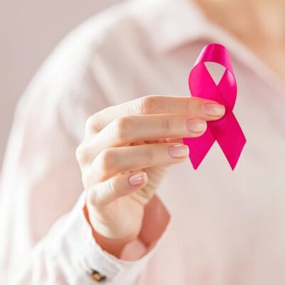 Prevenção da saúde da mulher vai além do câncer de mama